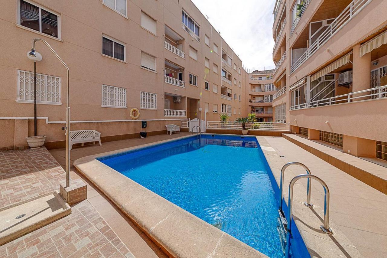 Cozy Appartment Torrevieja At Irina Экстерьер фото