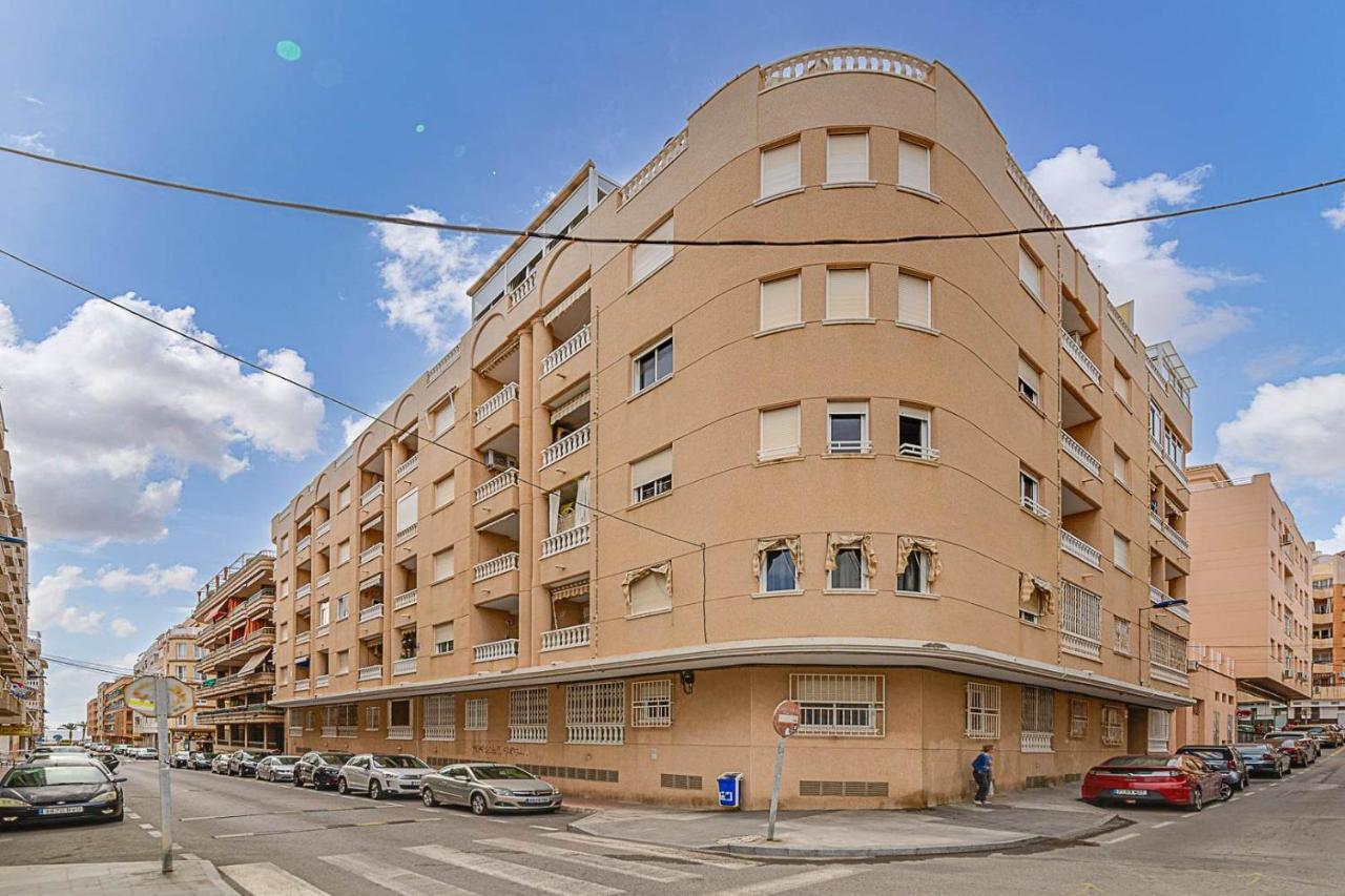 Cozy Appartment Torrevieja At Irina Экстерьер фото