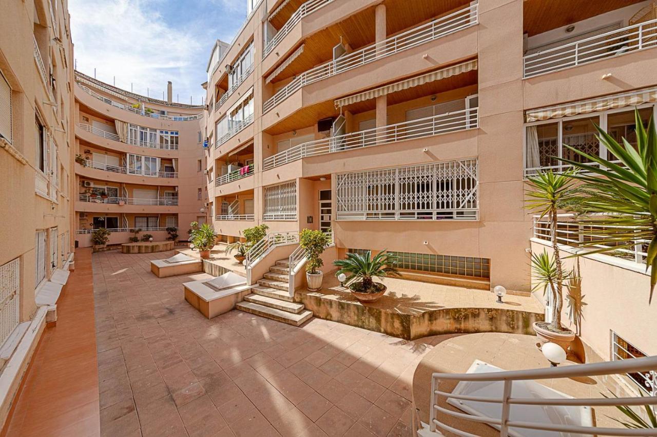 Cozy Appartment Torrevieja At Irina Экстерьер фото