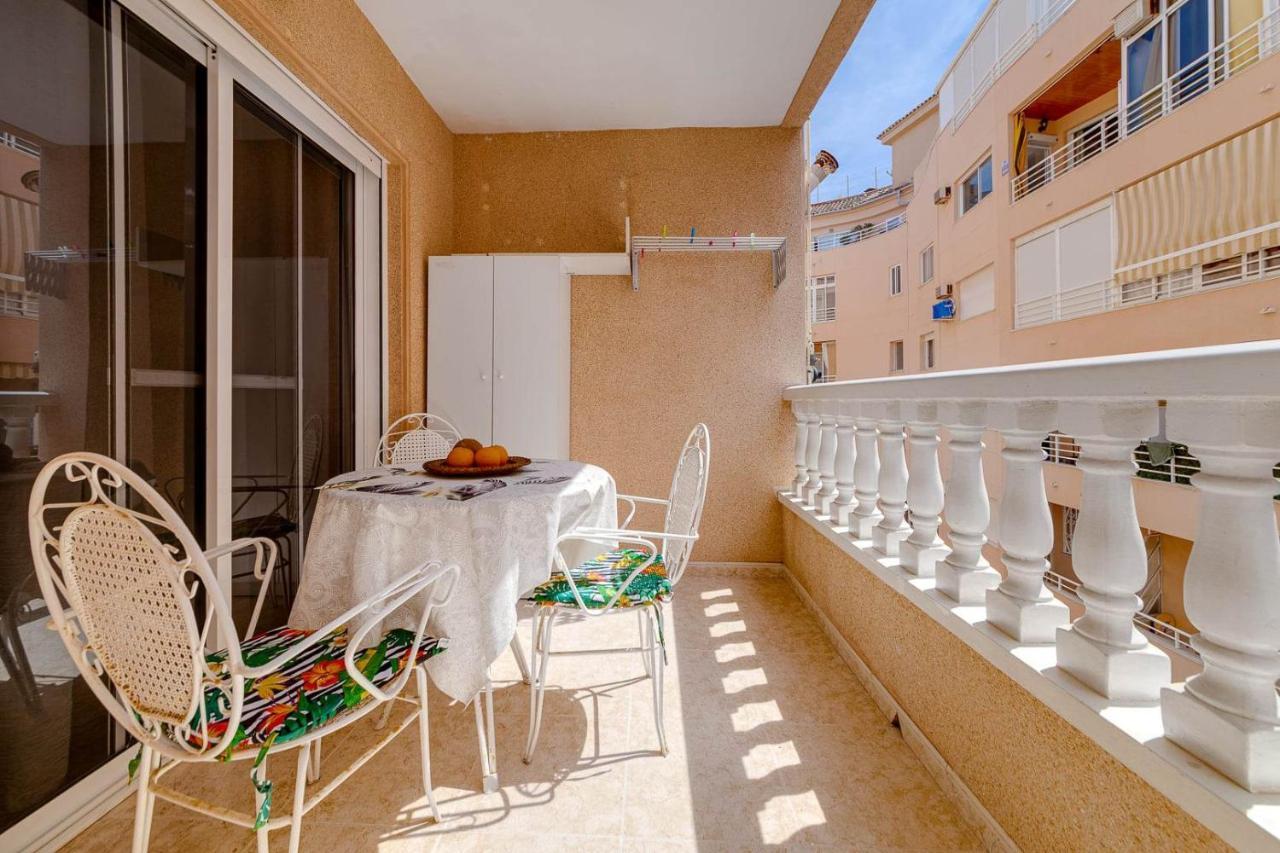 Cozy Appartment Torrevieja At Irina Экстерьер фото